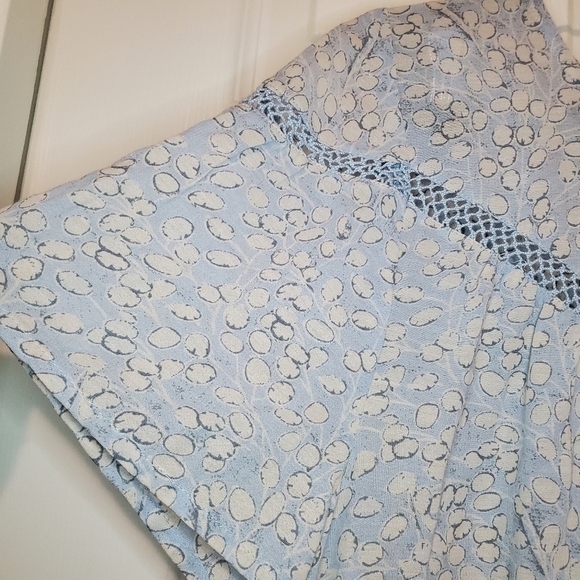 Lucky Brand Floral Lace Inset Keyhole Blouse Top Size L - Picture 3 of 8